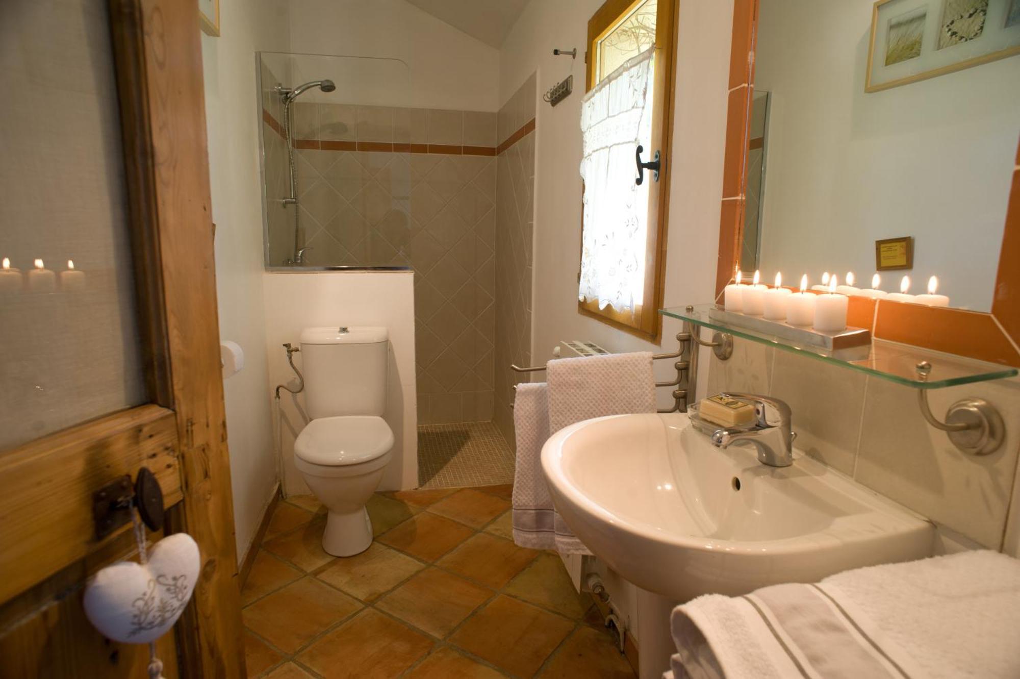 Chambres D'Hotes Domaine Des Machottes Grans Esterno foto